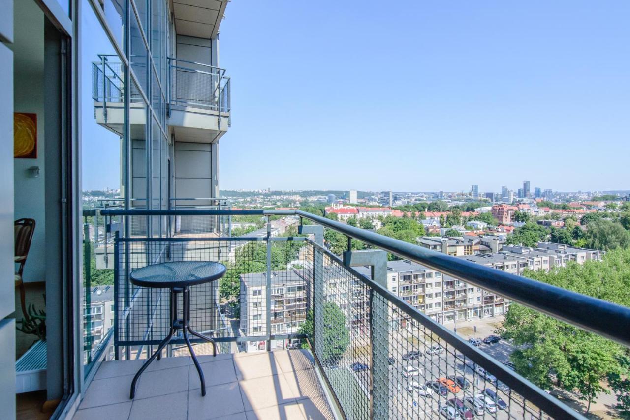 Helios 19 Luxury Vilnius Apartment Exterior foto